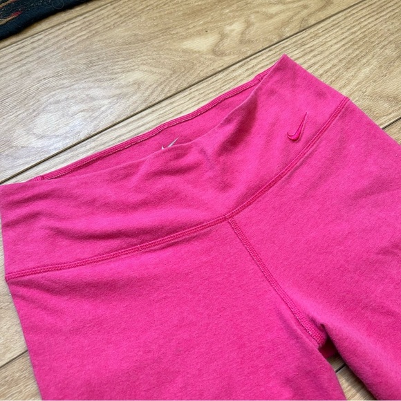 Nike Hot Pink High Rise Dri-Fit Cropped Capri Pants - Women’s Small - Picture 4 of 10